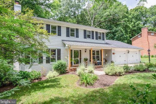 516 Winterberry Dr, Fredericksburg, VA 22405-2061
