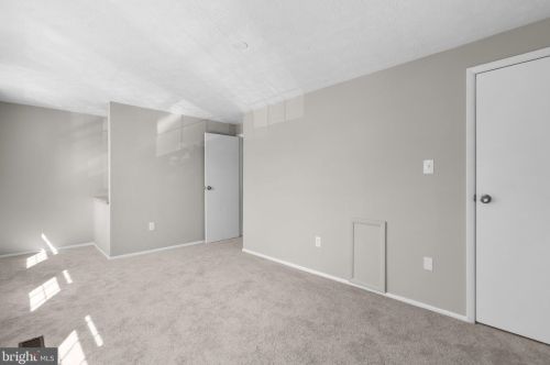 1365 Elm Grv Cir, Silver Spring MD 20905-6060 exterior