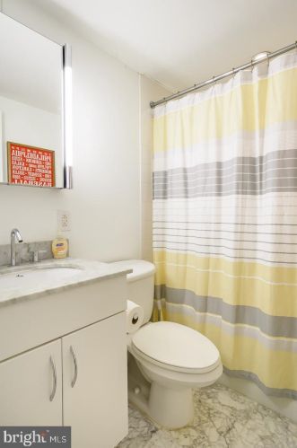 219 18th St, Philadelphia PA  19103-6141 exterior