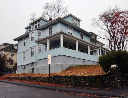 32 Clay St, Norwalk, CT 06854-3552