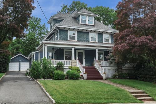 11 Ridgewood Ter, Maplewood, NJ 07040-2132