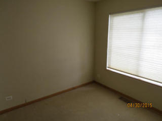 671 Lincoln Station Dr, Oswego IL  60543-8139 exterior
