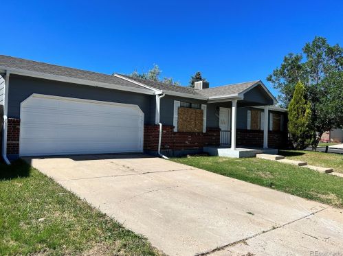 17908 Oxford Dr, Denver, CO 80013-3322