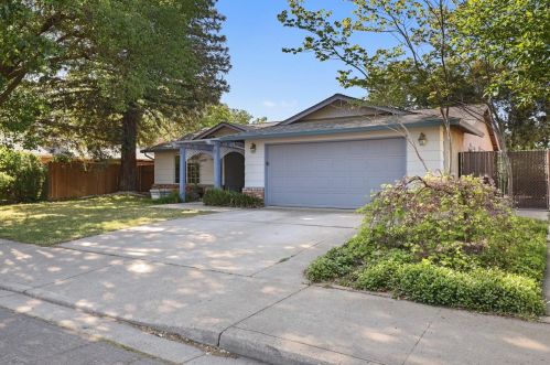 1020 Grand Prix Dr, Modesto, CA 95356-1922