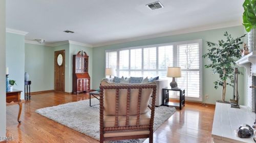 2347 Caracas St, Glendale CA  91214-3004 exterior