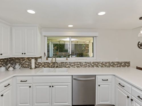 6718 Rycroft Dr, Riverside CA  92506-5315 exterior