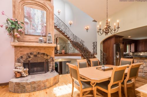 975 Glenn Trl, Elk Grove Vlg, IL 60007-3078