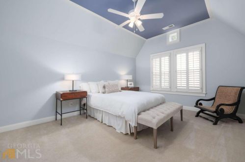 4711 Dudley Ln, Atlanta GA  30327-3330 exterior