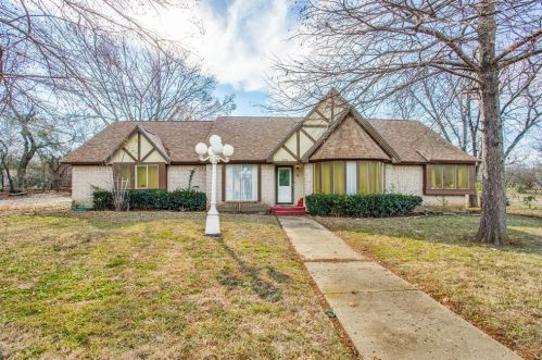 3008 Lomita St, Fort Worth, TX 76119-3222