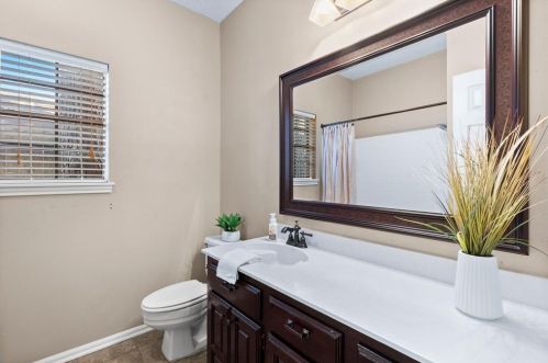 206 Deep Dl Ln, Conroe TX  77304-7208 exterior