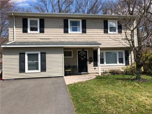 24 Desser Pl, Metuchen, NJ 08840-1706