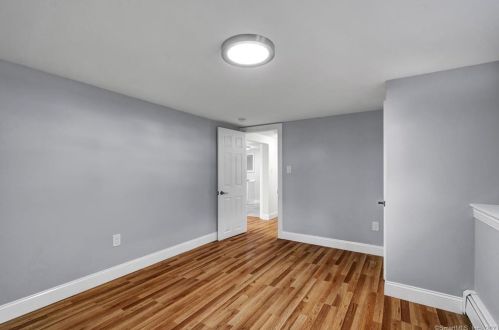 19 Mohawk Cir, Windsor CT  06095-2656 exterior