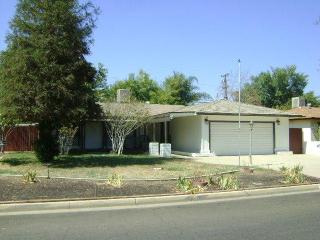 5669 Bernadine Dr, Fresno, CA 93727-7232