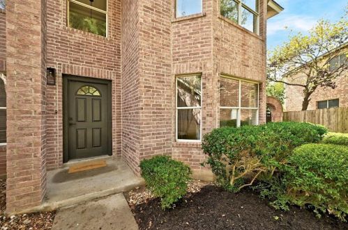 8029 Evadean Cir, Austin TX  78745-8004 exterior