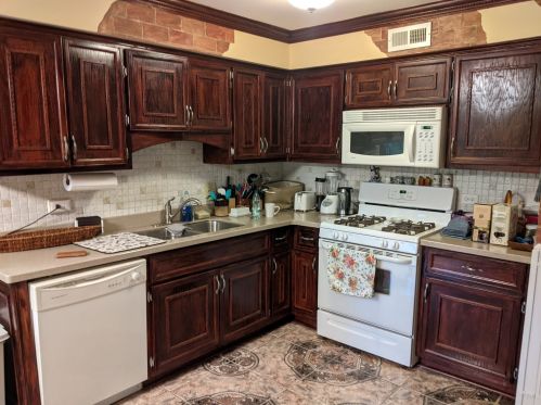 10633 Brooklodge Ln, Palos Hills, IL 60465-1937