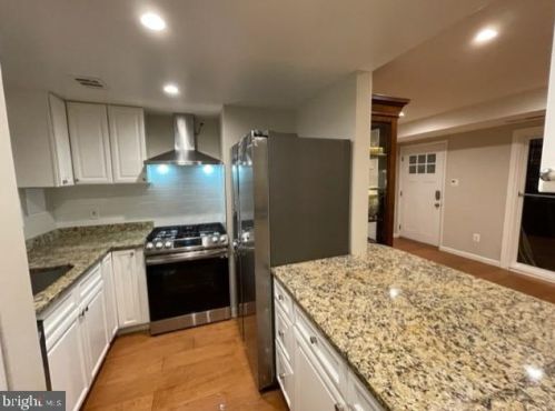602 Adams St, Herndon, VA 20170-4613