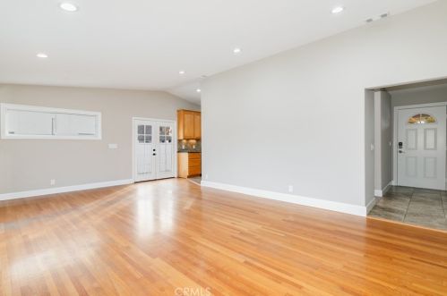 2949 Bridgeport Ave, Anaheim CA  92804-2049 exterior