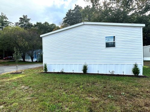 36 Cedar St, Hinsdale, NH 03451-2427