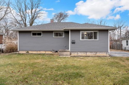 3840 Colbourne St, Hobart, IN 46342-1606