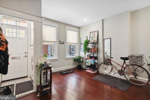 919 Daly St, Philadelphia, PA 19148-3103