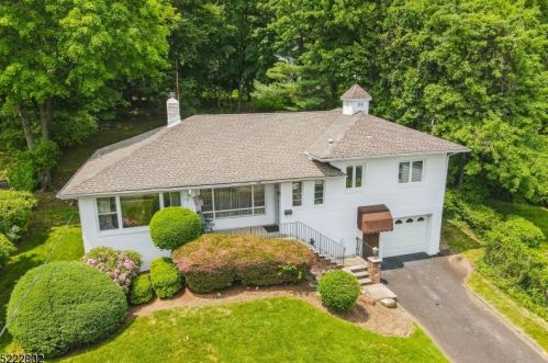 17 Gregory Ave, Town Center, NJ 07052-4031