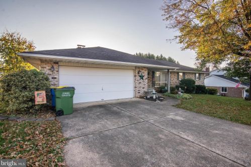 741 Chambers Rd, York, PA 17402-9586