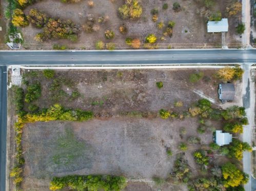 601 Burleson St, Uhland TX 78640-5323 exterior