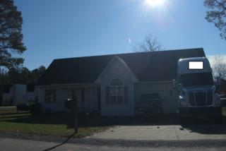 15 Colonial Hills Dr, Lillington, NC 27546-6208