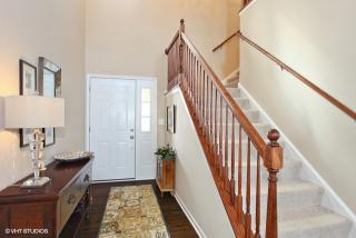 1034 Ravendale Ct, Naperville IL  60540-1949 exterior