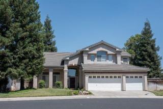 1945 Carolina Ave, Clovis, CA 93611-5983