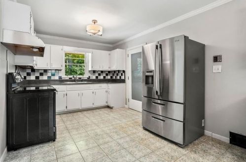 1385 Holly Ln, Atlanta GA  30329-3513 exterior