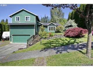 404 Overlook Ct, Damascus, OR 97080