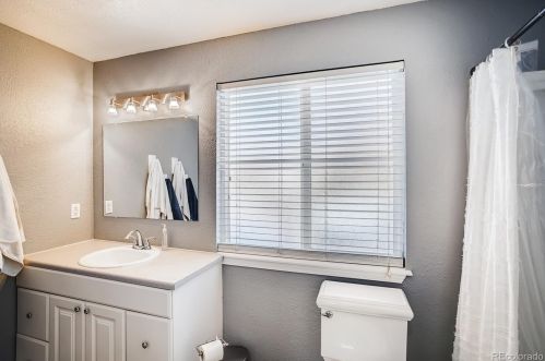 4648 Pagosa Way, Aurora CO 80011-4930 exterior