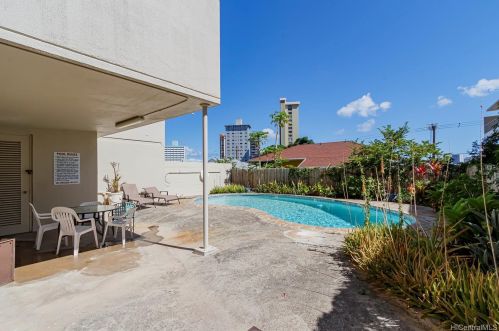 1025 Wilder Ave, Honolulu HI  96822-2686 exterior