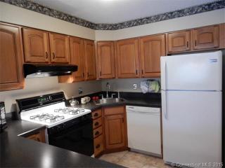 136 Cottonwood Rd, Hartford, CT 06111-4213