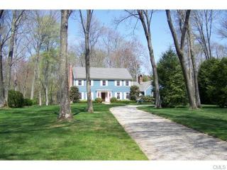 326 New Canaan Rd, Wilton CT  06897-3311 exterior