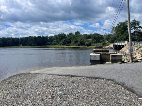 25 Salt Water Dr, York, ME 03909-5225