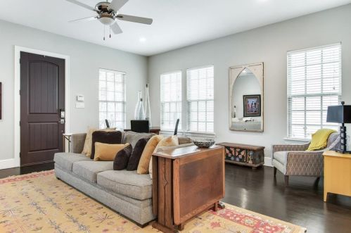 2240 Longwood Dr, Carrollton TX 75010-4911 exterior