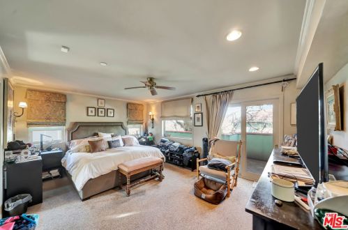 2214 Montana Ave, Santa Monica, CA 90403-2160
