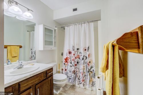 1181 Edgcumbe Rd, Saint Paul MN  55105-2831 exterior