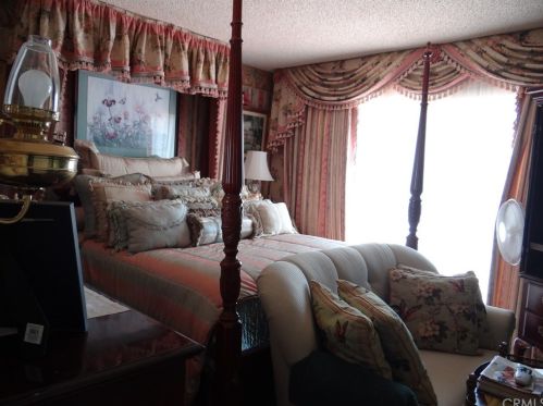 1528 Rosehill Dr, Riverside CA  92507-0614 exterior
