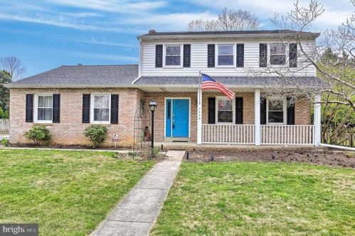 2868 Southwick Dr, Lancaster PA  17601-3552 exterior