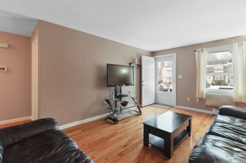 68 Brentwood Dr, Wallingford, CT 06492-4360