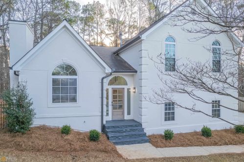 1060 Swan Mill Ct, Suwanee, GA 30024-2819