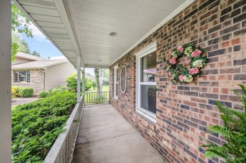 551 Hubert Ct, Hinckley, IL 60520-9339