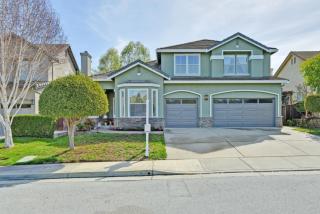 1710 Valley Oaks Dr, Gilroy, CA 95020-7768