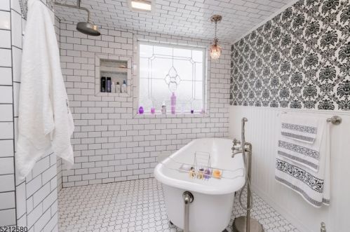 208 High St, Hackettstown NJ  07840-1941 exterior