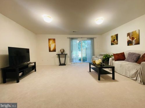 11438 Heritage Commons Way, Herndon, VA 20194-1033
