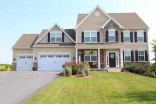 432 Greenhedge Dr, Lancaster, PA 17603-7906