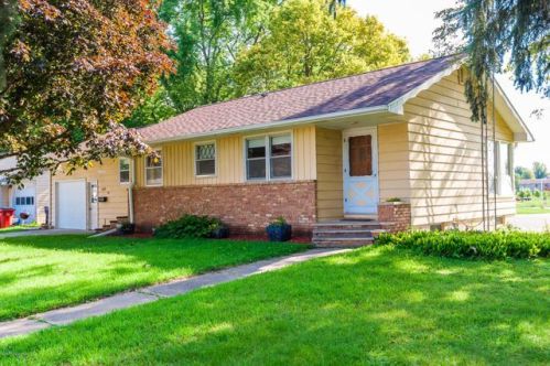 435 2nd St, Plainview, MN 55964-1425